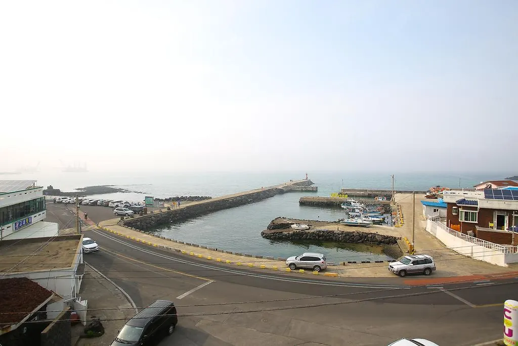 Sea And Bike Hotel Jeju 2*,