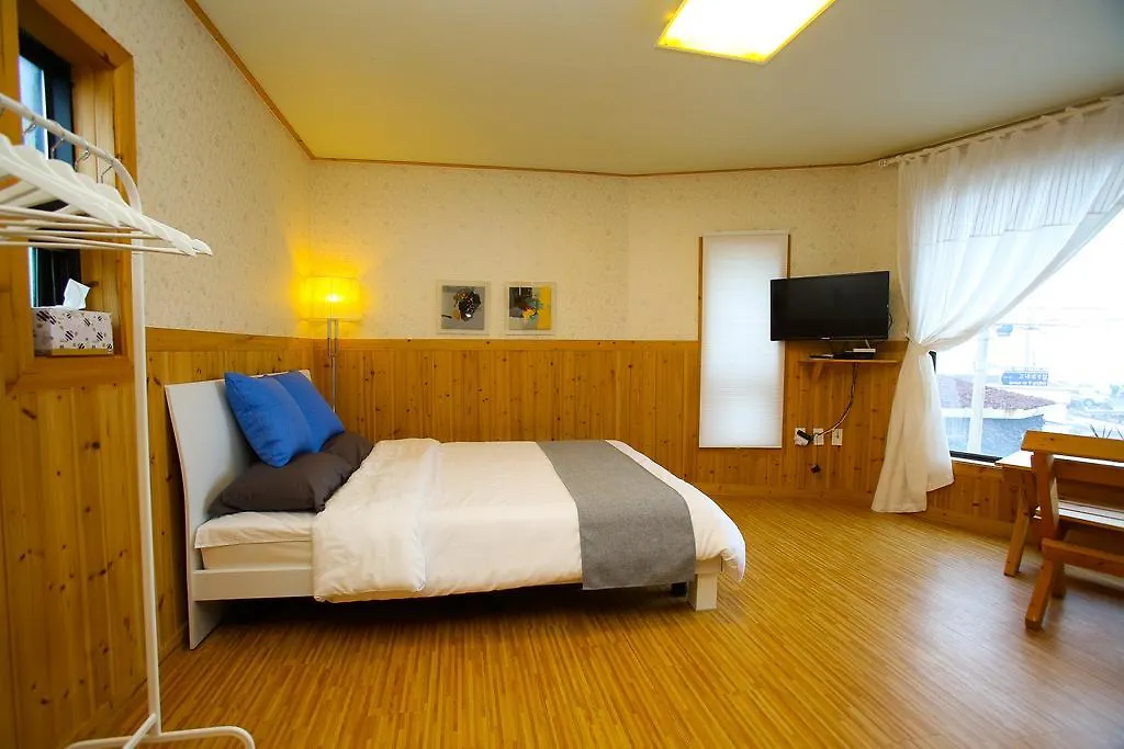 Sea And Bike Hotel Jeju 2*,